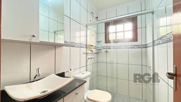 Casa em Porto Alegre, no bairro Vila Nova, com 2 dormitório(s), à venda.