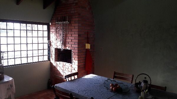 Casa em Porto Alegre, no bairro Aberta dos Morros, com 4 dormitório(s), e 4 banh