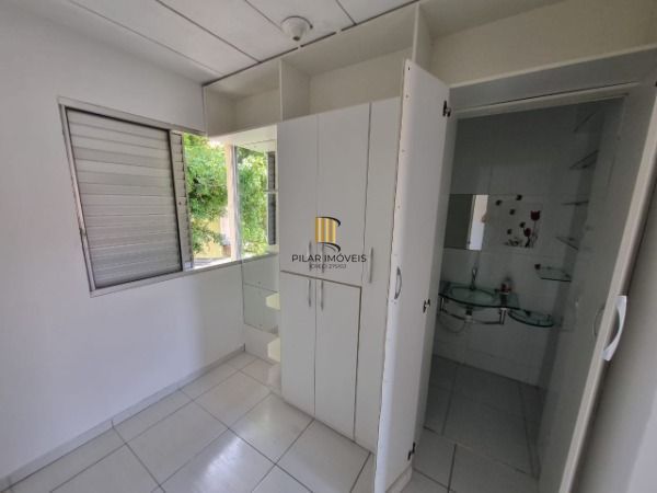 Sobrado em Porto Alegre, no bairro Vila Nova, com 2 dormitório(s), e 2 banheiros