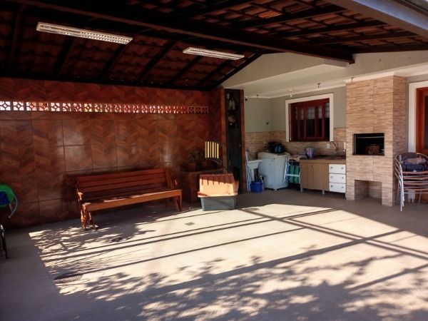 Casa para Venda - 181m², 3 dormitórios, sendo 3 suites, 2 vagas - Hípica