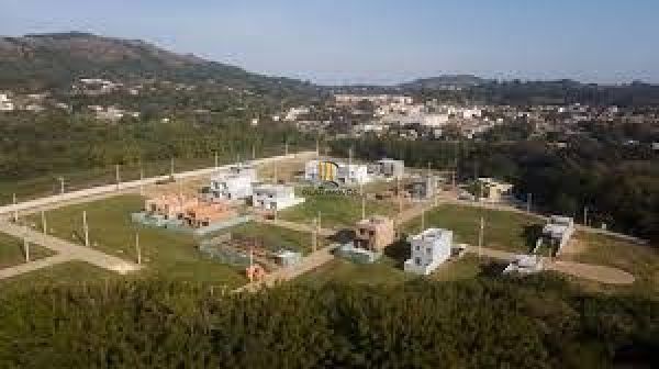 Casa Condominio em Porto Alegre, no bairro Campo Novo, com 3 dormitório(s), e 3 