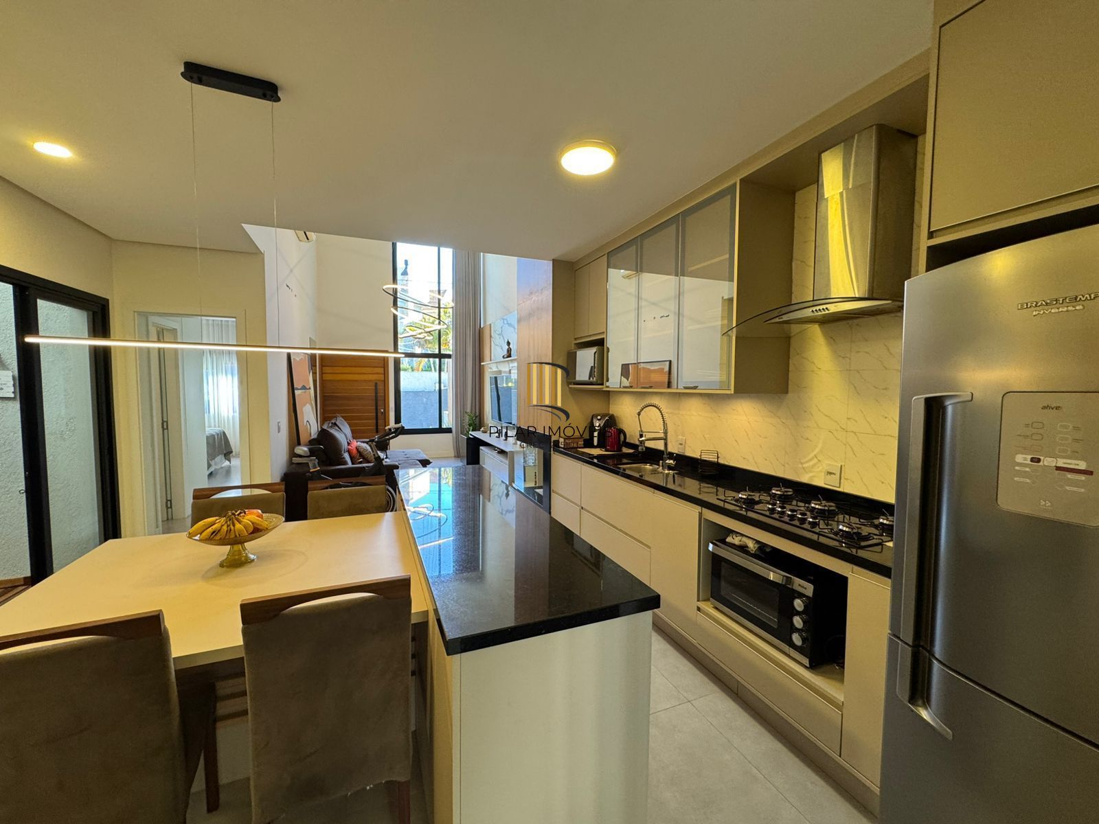 Casa térrea com pátio , 3d , 1 suíte, Condomínio Reserva do Lago I - Hípica