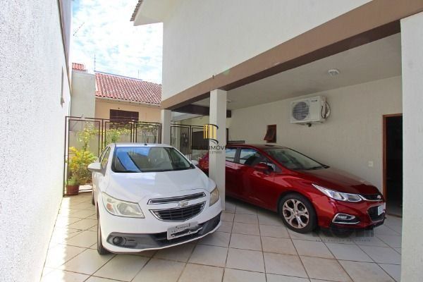 Casa Condominio para Venda - 197m², 3 dormitórios, sendo 1 suites, 2 vagas - Tri