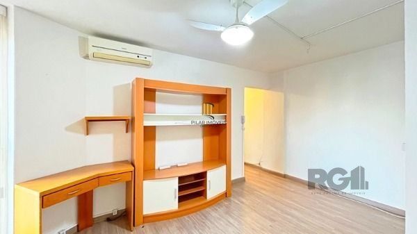 Apartamento em Porto Alegre, no bairro Cristal, com 2 dormitório(s), 1 vaga por 