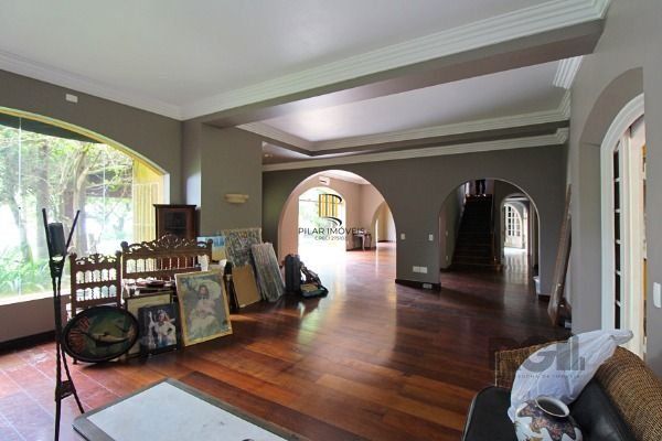 Casa em Porto Alegre, no bairro Pedra Redonda, com 7 dormitório(s), e 7 banheiro