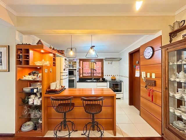 Ótima Residência com 3 dormitórios á venda no Bairro Ipanema.