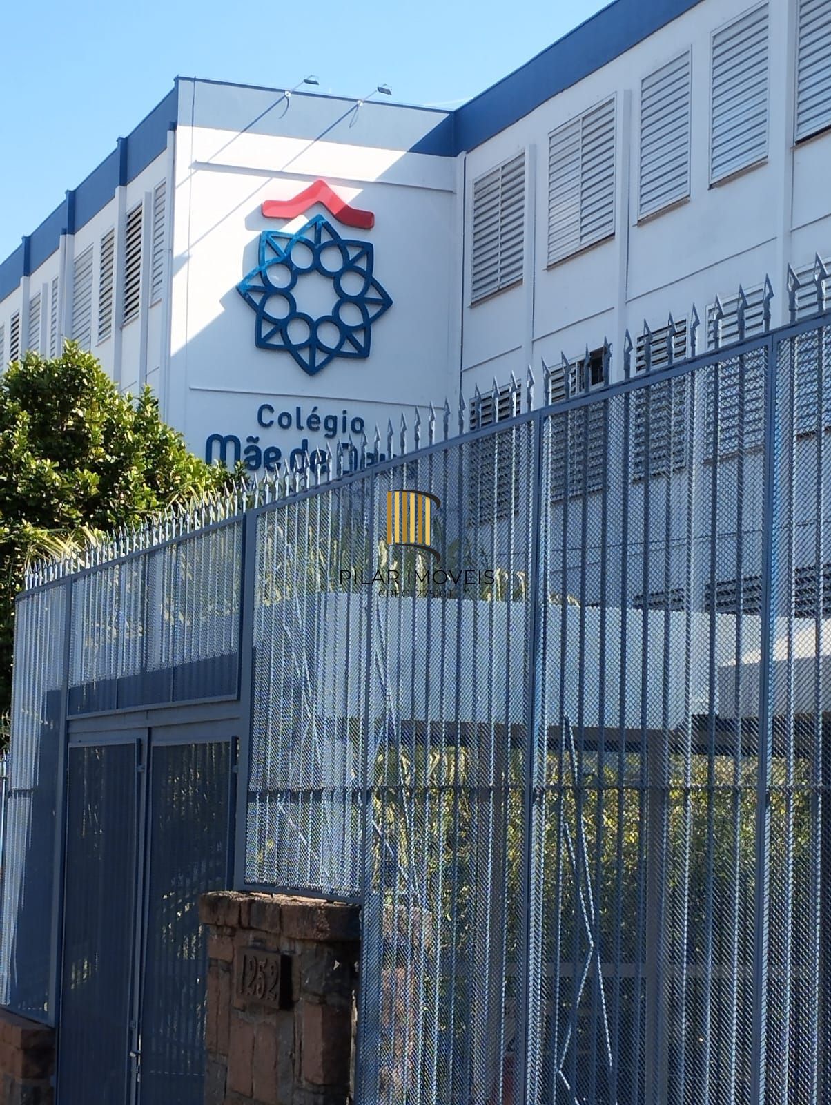 Linda cobertura no bairro Tristeza para venda.