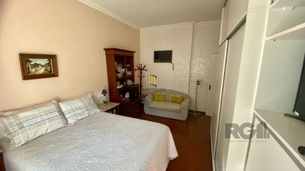 Casa em Porto Alegre, no bairro Vila Assunção, com 3 dormitório(s), e 3 banheiro