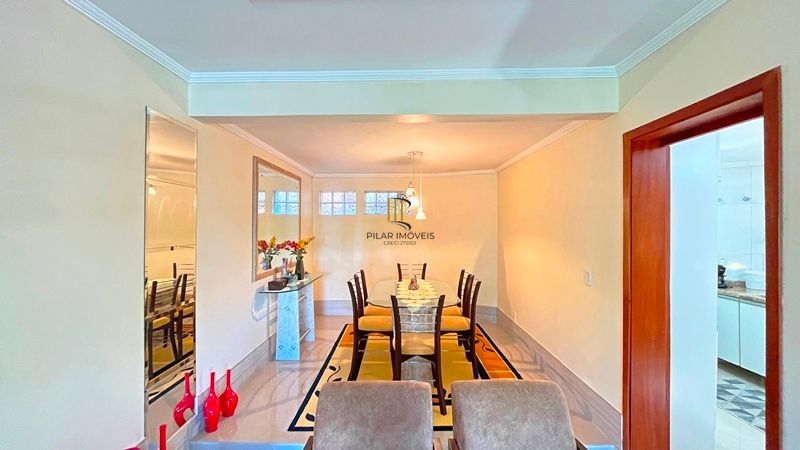 Sobrado 4 dormitórios à venda Camaquã Porto Alegre/RS