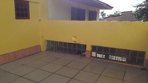 Casa em Porto Alegre, no bairro Aberta dos Morros, com 4 dormitório(s), e 4 banh