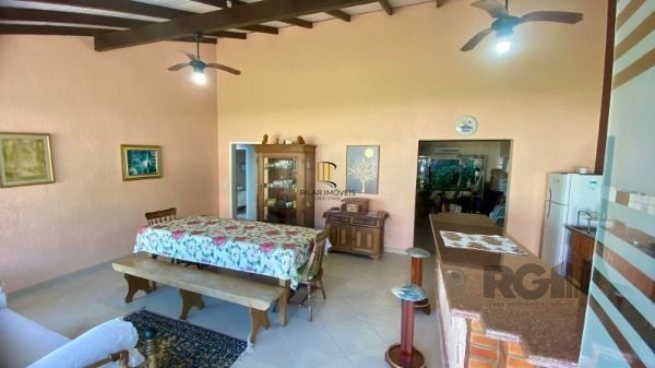 Casa em Porto Alegre, no bairro Vila Assunção, com 3 dormitório(s), e 3 banheiro