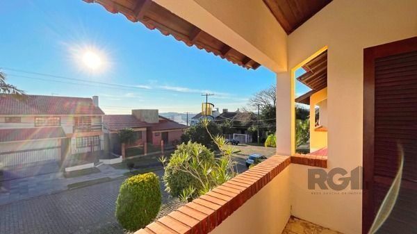 Casa para Venda - 320m², 3 dormitórios, sendo 1 suites, 3 vagas - Altos Do Ipê