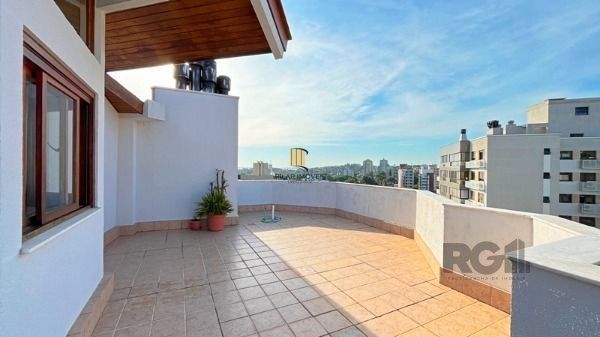 Ótima Cobertura Duplex com 233,00 m² Privativos no Miolo do Bairro Tristeza