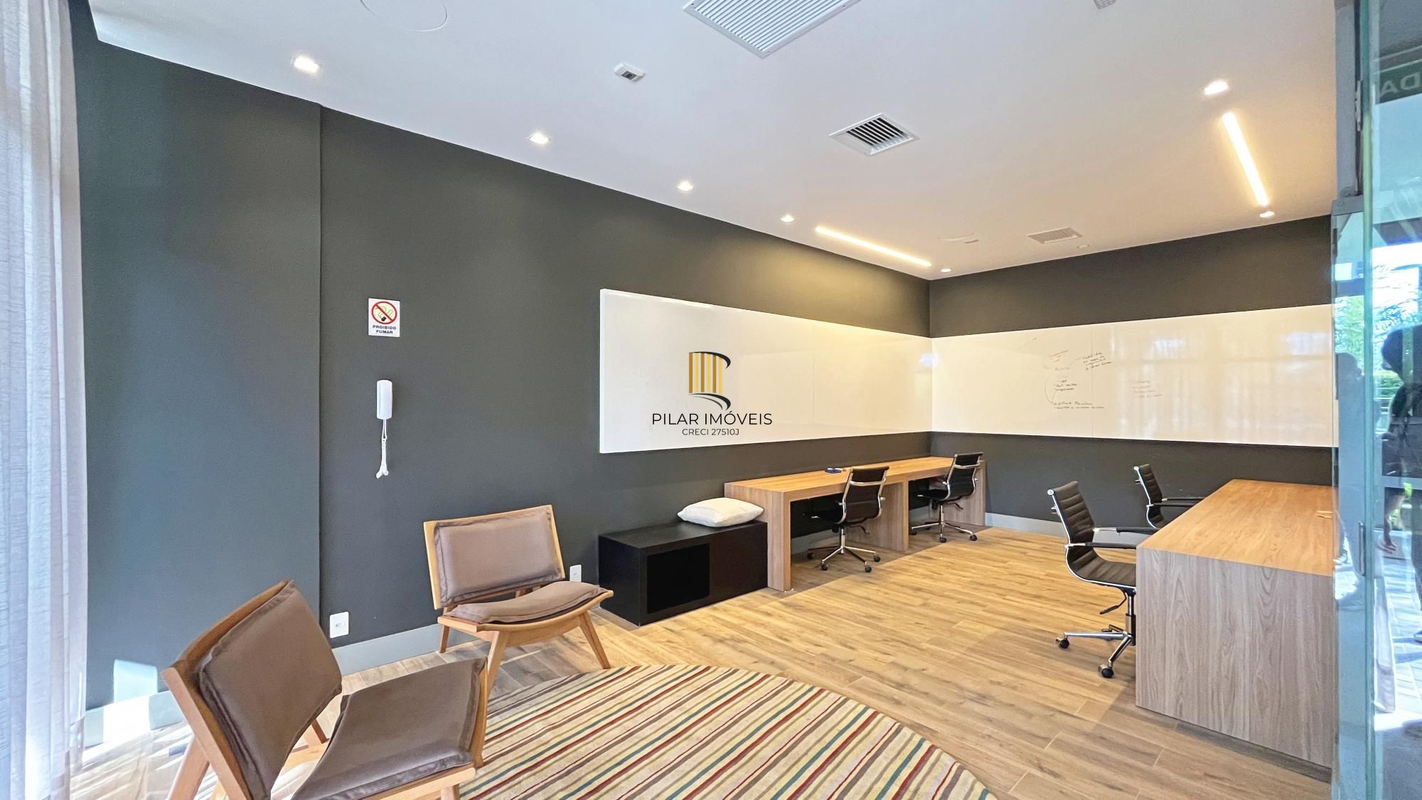 Apartamento NOVO, 100% mobiliado, com 149,84m² de área privativa, 3 suítes e 2 vagas de garagem.