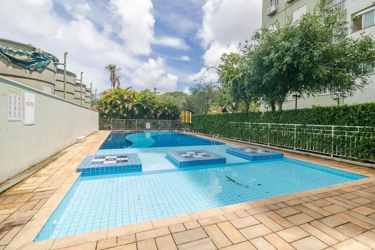 Apartamento 2 dormitórios, com suíte, churrasqueira, e vaga escriturada.