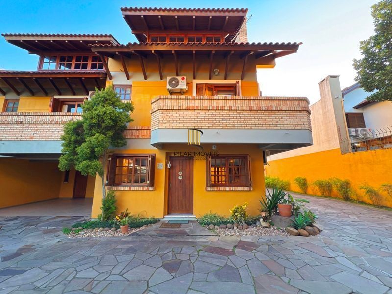 Casa Condominio com 3 dormitórios, sendo 1 suites, 2 vagas - Pedra Redonda