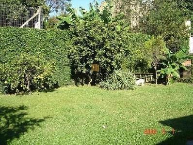 Casa em Porto Alegre, no bairro Ipanema, com 3 dormitório(s), e 3 banheiros, à v