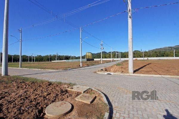 Casa Condominio em Porto Alegre, no bairro Campo Novo, com 3 dormitório(s), e 3 
