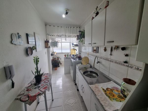 Apartamento em Porto Alegre, no bairro Cristal, com 2 dormitório(s), e 2 banheir