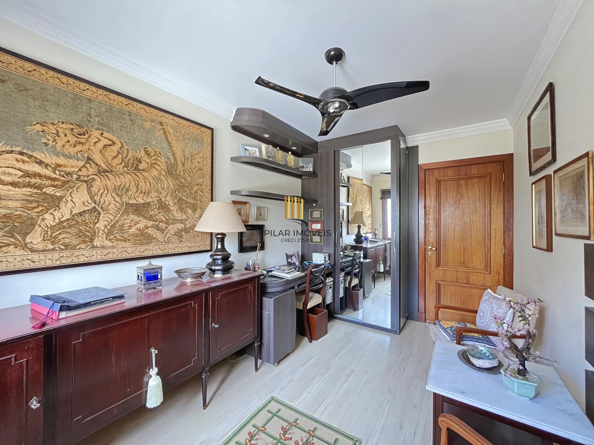 Apartamento na Tristeza  com 3 dormitórios, 1 suite, sacada , churrasqueira e 3 