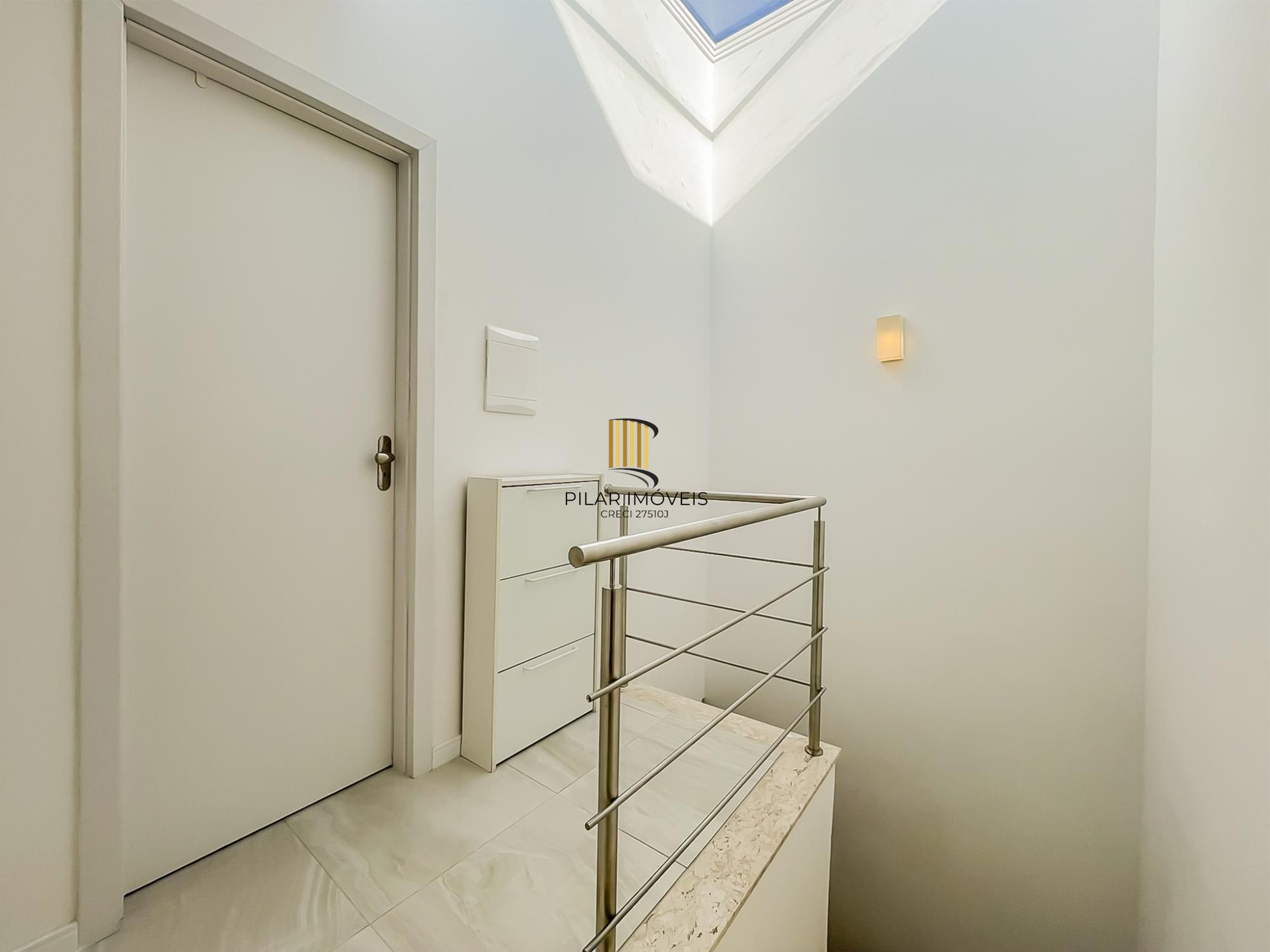 Excelente sobrado em condomínio na Tristeza