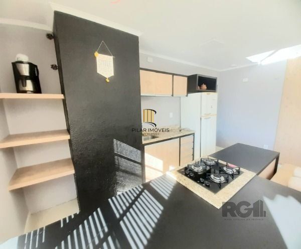 Casa Comercial em Porto Alegre, no bairro Tristeza, à venda.