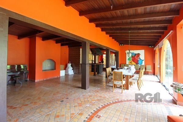 Casa em Porto Alegre, no bairro Pedra Redonda, com 7 dormitório(s), e 7 banheiro