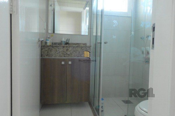 Casa em Porto Alegre, no bairro Espirito Santo, com 3 dormitório(s), e 3 banheir