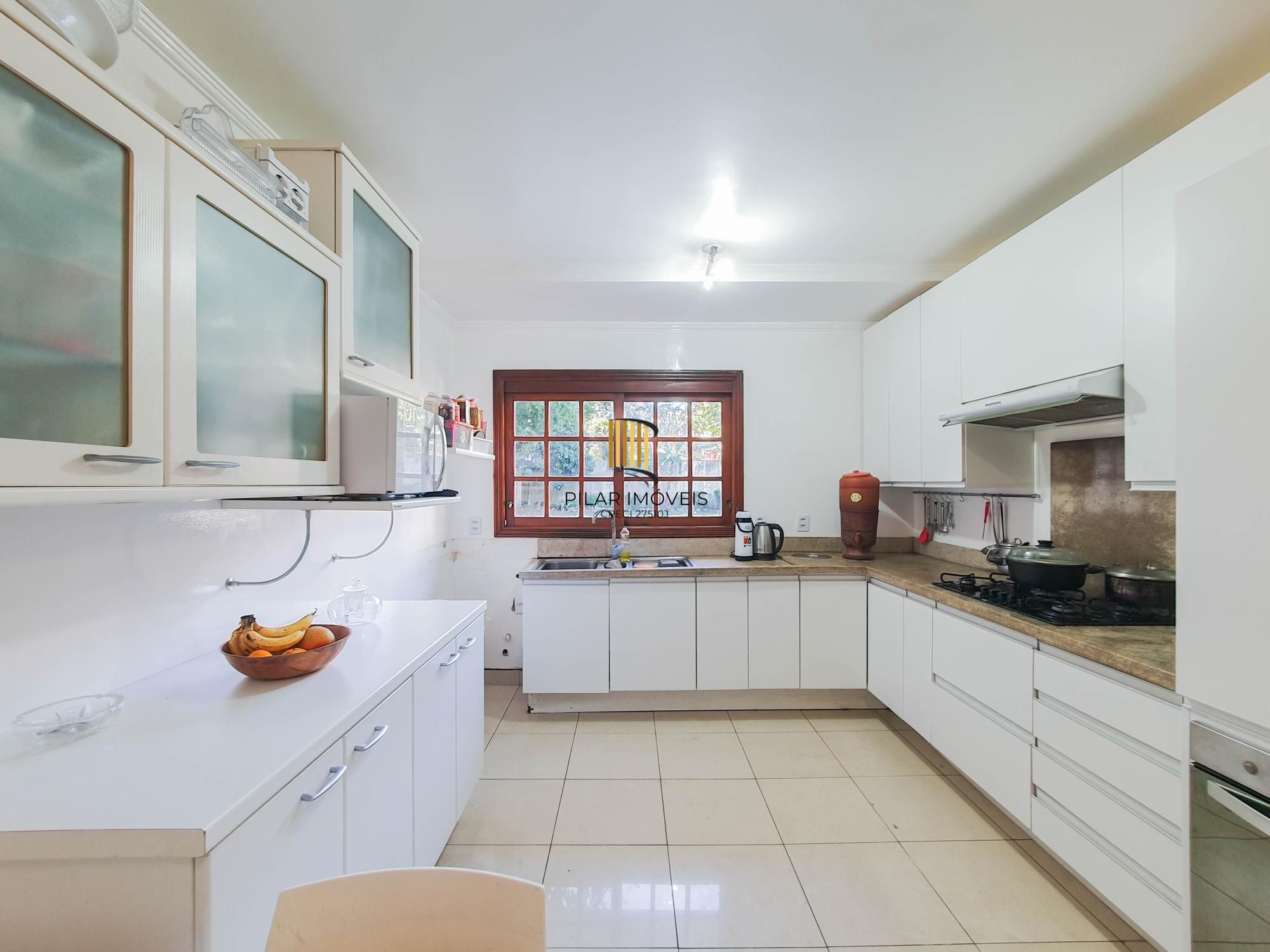 Linda e Ampla Casa com 4 dormitórios no Bairro Ipanema.