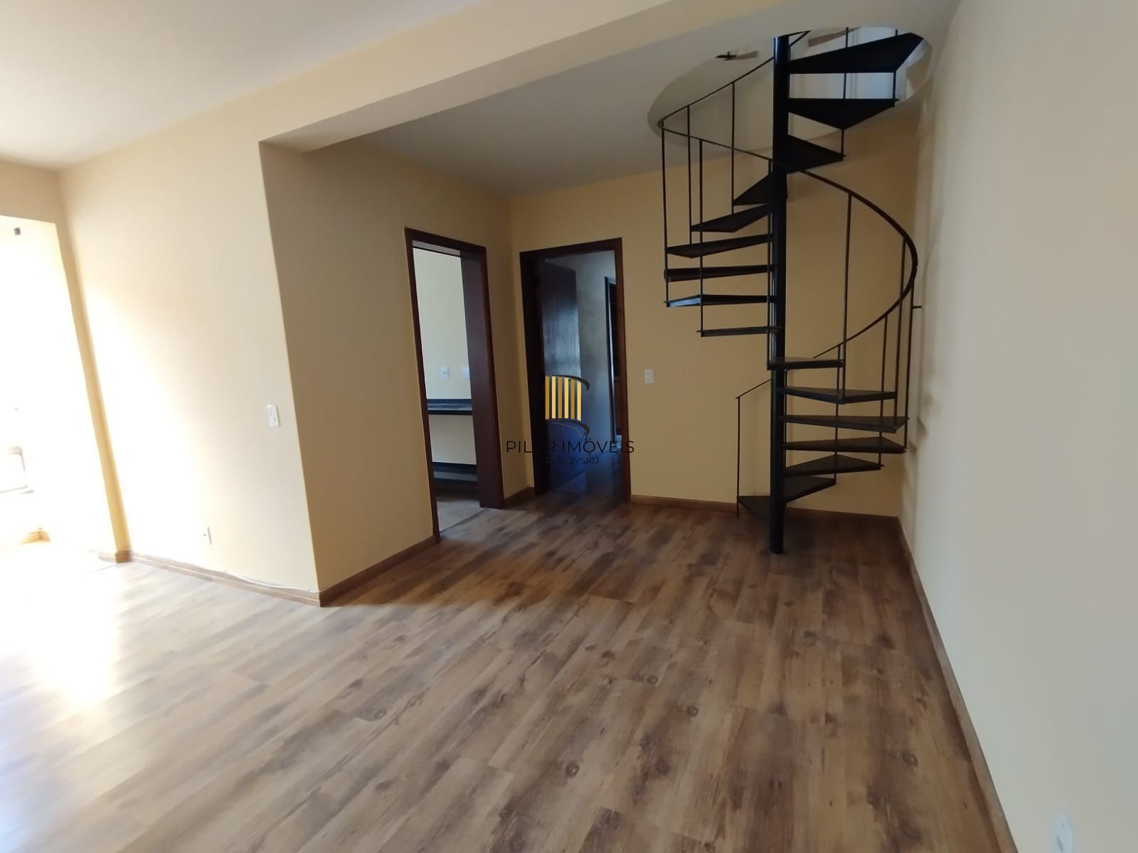 Linda cobertura no bairro Tristeza para venda.