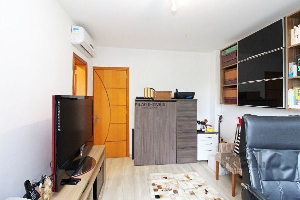 Casa em Porto Alegre, no bairro Tristeza, com 3 dormitório(s), e 3 banheiros, à 