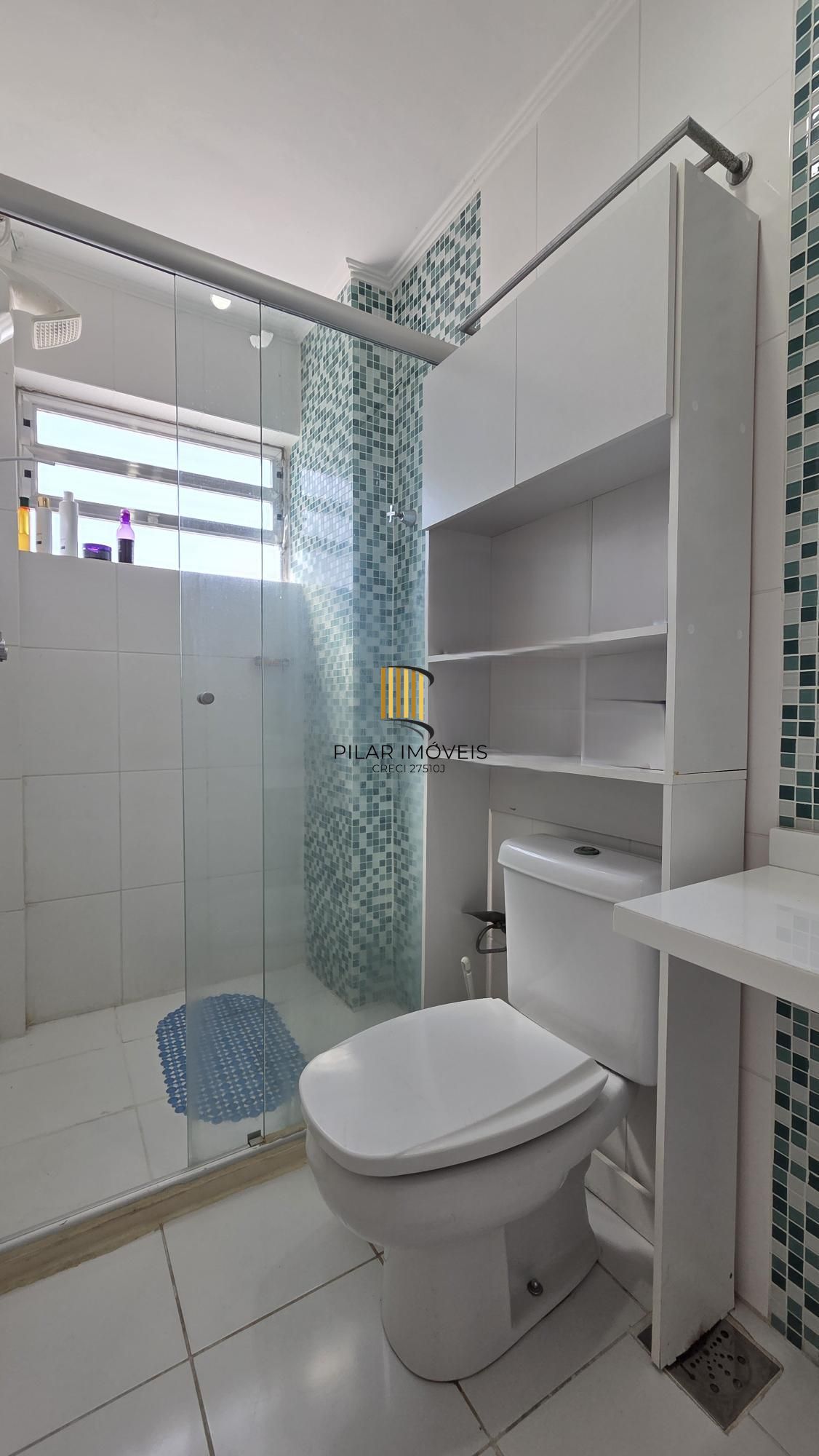 Cobertura duplex com 2 dormitórios e 1 vaga de garagem no bairro Menino Deus – 108,7 m² privativos