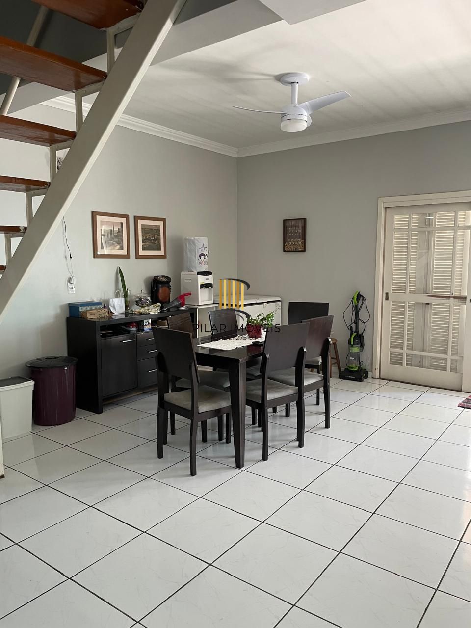 Residência com 4 Dormitório(s) Bairro Vila Nova