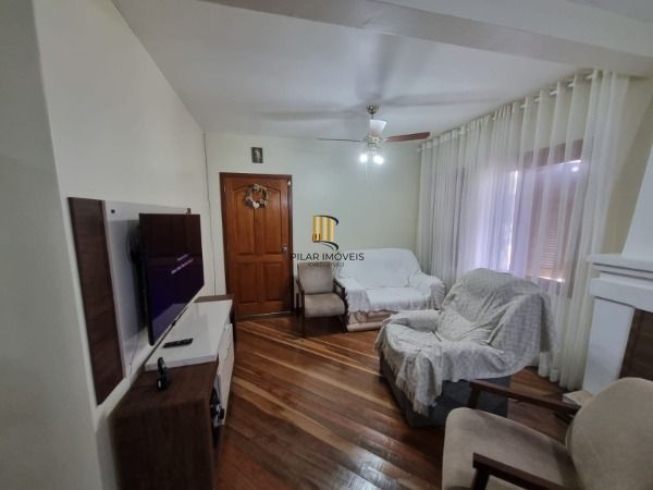 Sobrado em Porto Alegre, no bairro Ponta Grossa, com 4 dormitório(s), e 4 banhei