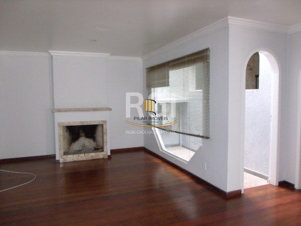 Casa para Venda - 340m², 3 dormitórios, sendo 2 suites, 6 vagas - Jardim Isabel