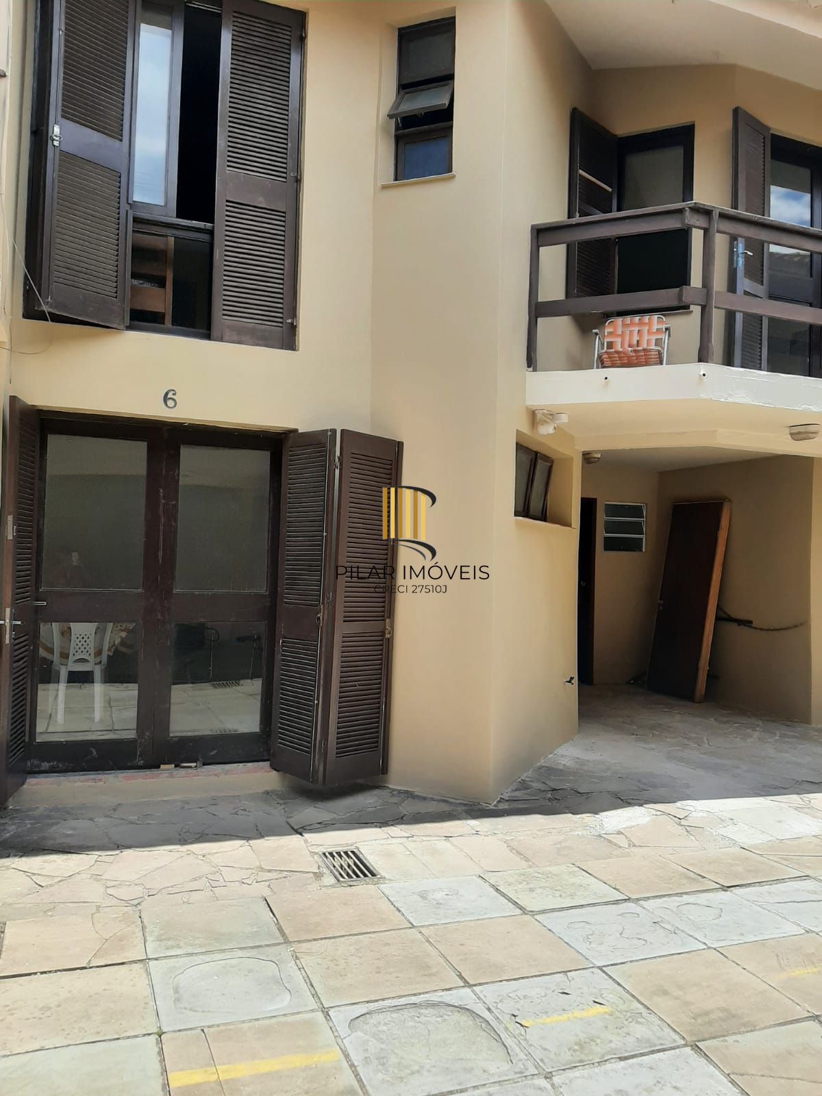 Casa 2 dormitórios no bairro Centro