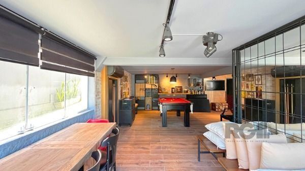 Casa em Porto Alegre, no bairro Aberta dos Morros, com 3 dormitório(s), e 3 banh