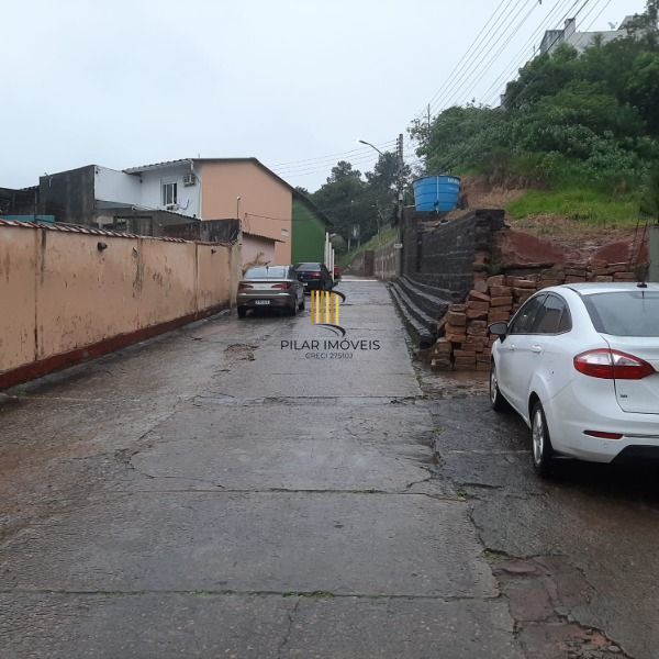 Casa Condominio em Porto Alegre, no bairro Hípica, com 1 dormitório(s), e 1 banh