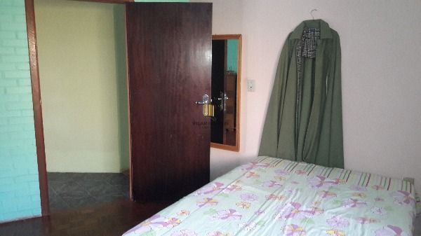 Casa em Porto Alegre, no bairro Aberta dos Morros, com 4 dormitório(s), e 4 banh