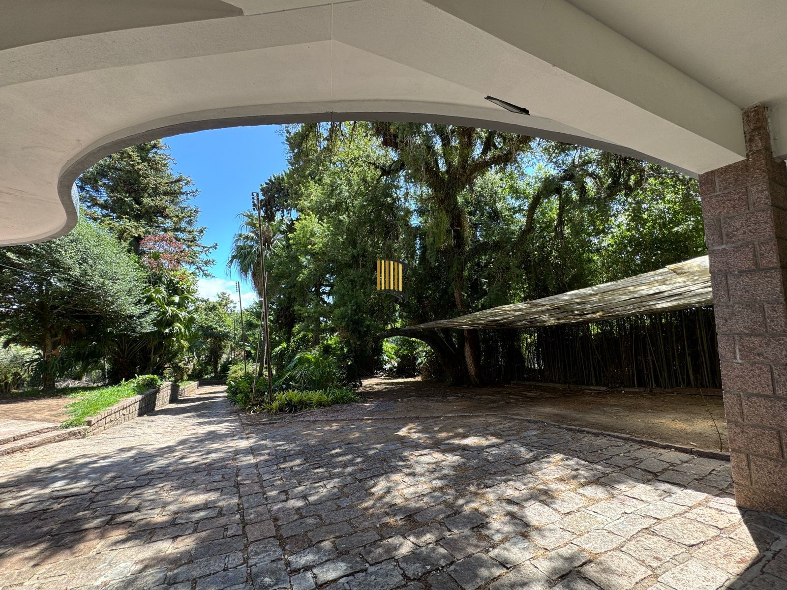 Tristeza -Imóvel único- Terreno 3658 m² privativos, casa 500m², 5d, reformada