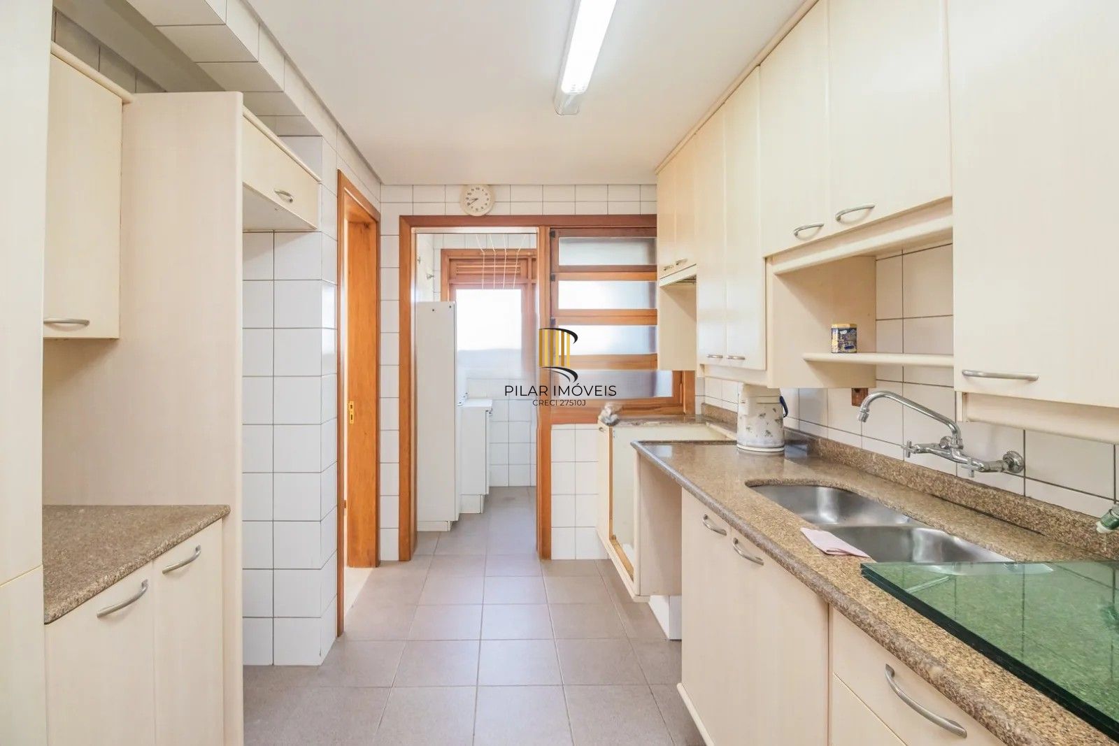 Belíssima cobertura duplex, com 262m2, com 3 dormitórios no coração do bairro Menino Deus.