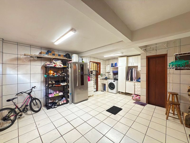 Casa Condominio com 3 dormitórios, sendo 1 suites, 2 vagas - Pedra Redonda