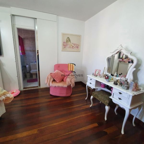 Residência c/ 185m², 3 dormitórios, sendo 1 suites, 2 vagas - Bahamas