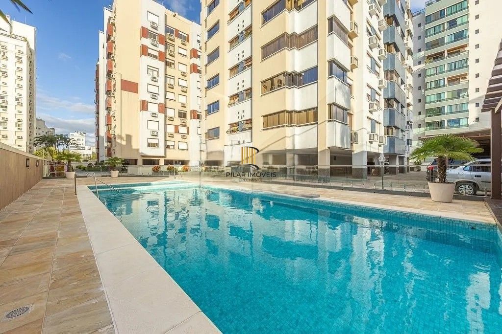 Belíssima cobertura duplex, com 262m2, com 3 dormitórios no coração do bairro Menino Deus.