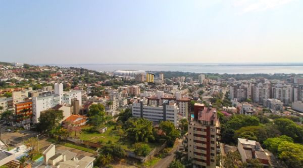 Apartamento em Porto Alegre, no bairro Santa Tereza, com 3 dormitório(s), e 3 ba