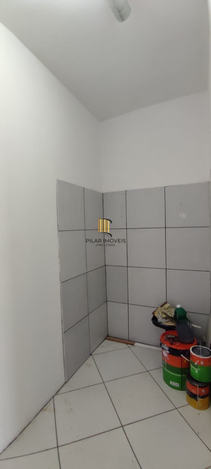 Ótima loja com mezanino, em ótima localização com estacionamento.