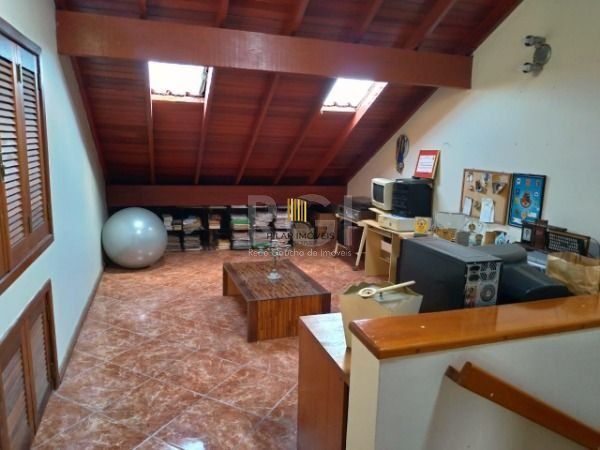 Casa para Venda - 231.52m², 3 dormitórios, sendo 1 suites, 2 vagas - Imperial Pa