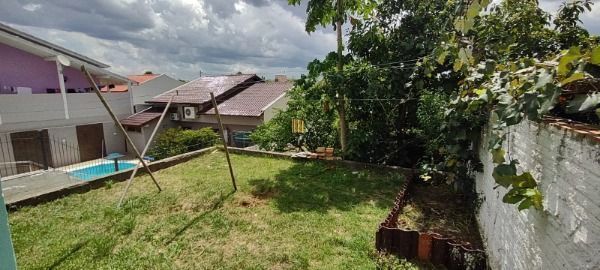 Casa em Porto Alegre, no bairro Campo Novo, com 2 dormitório(s), e 2 banheiros, 