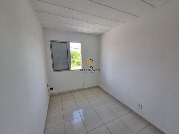 Sobrado em Porto Alegre, no bairro Vila Nova, com 2 dormitório(s), e 2 banheiros