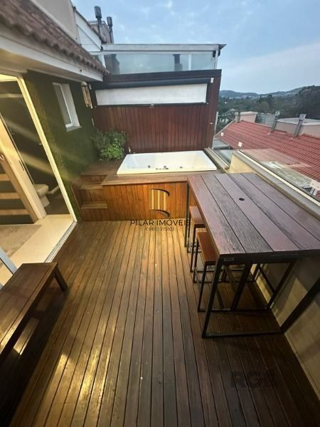 Casa Condominio em Porto Alegre, no bairro Tristeza, com 3 dormitório(s), e 3 ba